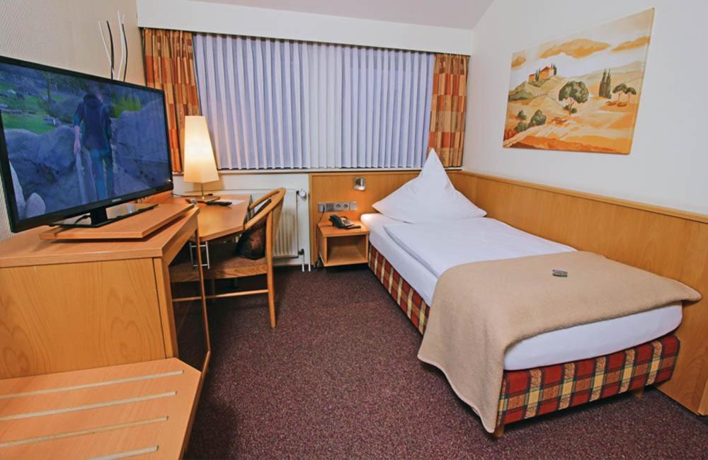 Hotel Lindenkrug Gütersloh Esterno foto