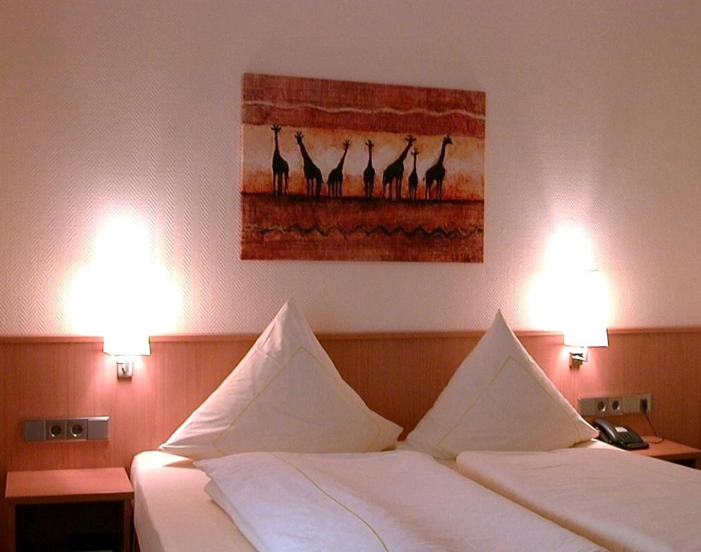 Hotel Lindenkrug Gütersloh Esterno foto