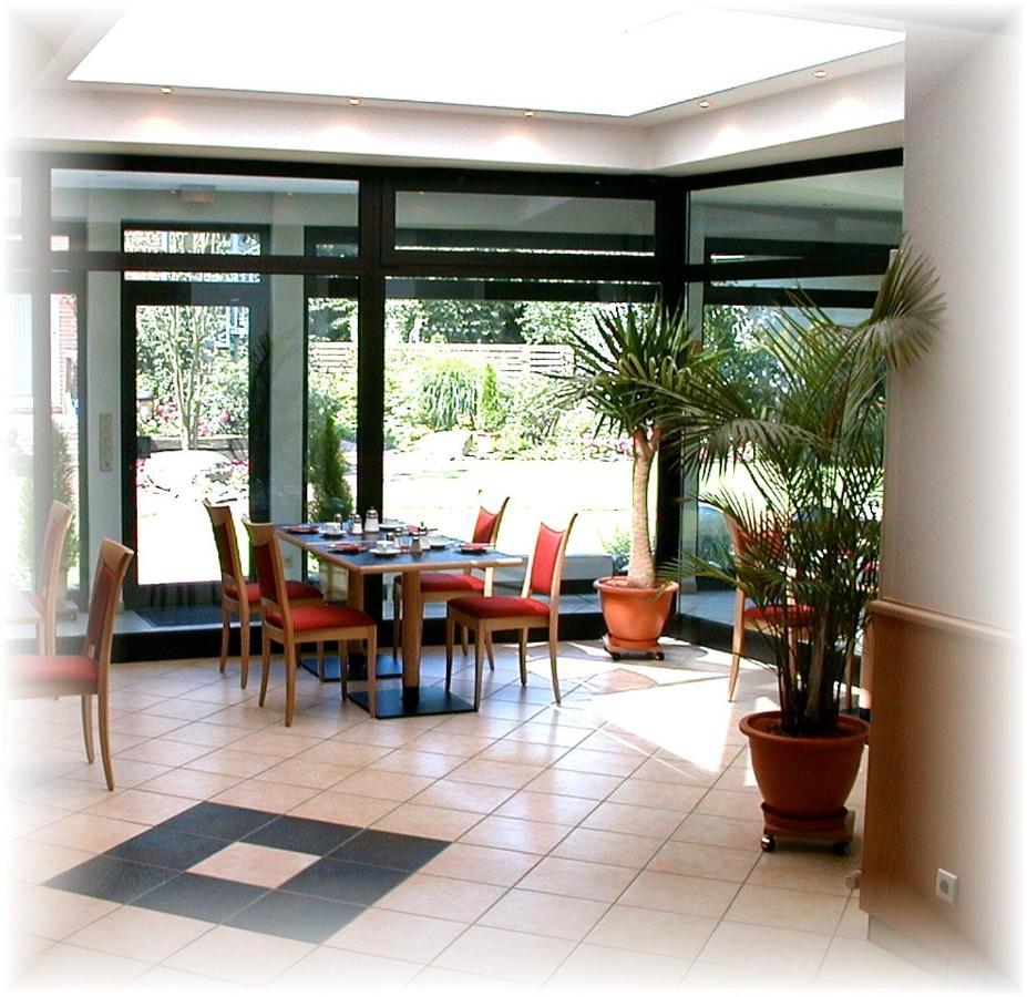 Hotel Lindenkrug Gütersloh Esterno foto